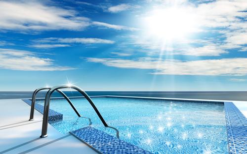 What’s the Importance of Maintaining a Clean Swimming Pool?